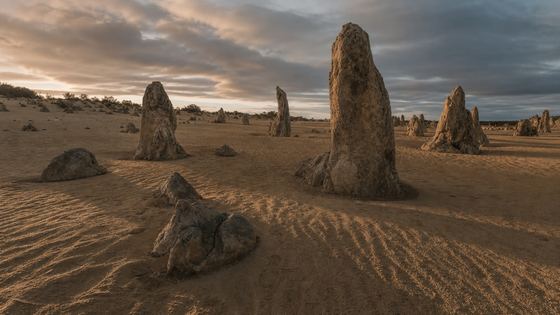 素材：岩場の参照写真